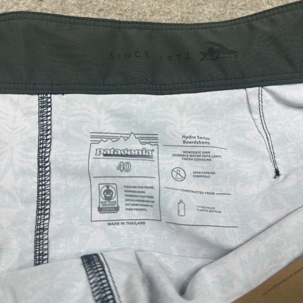 Patagonia Board Shorts Mens Size 40 Multicolor Drawstrings Lightweight - Picture 5 of 9